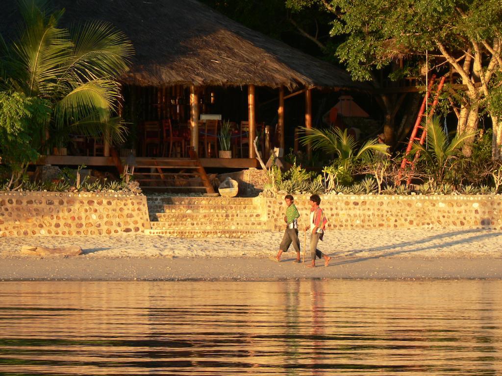 Waecicu Eden Beach Hotel Labuan Bajo Buitenkant foto