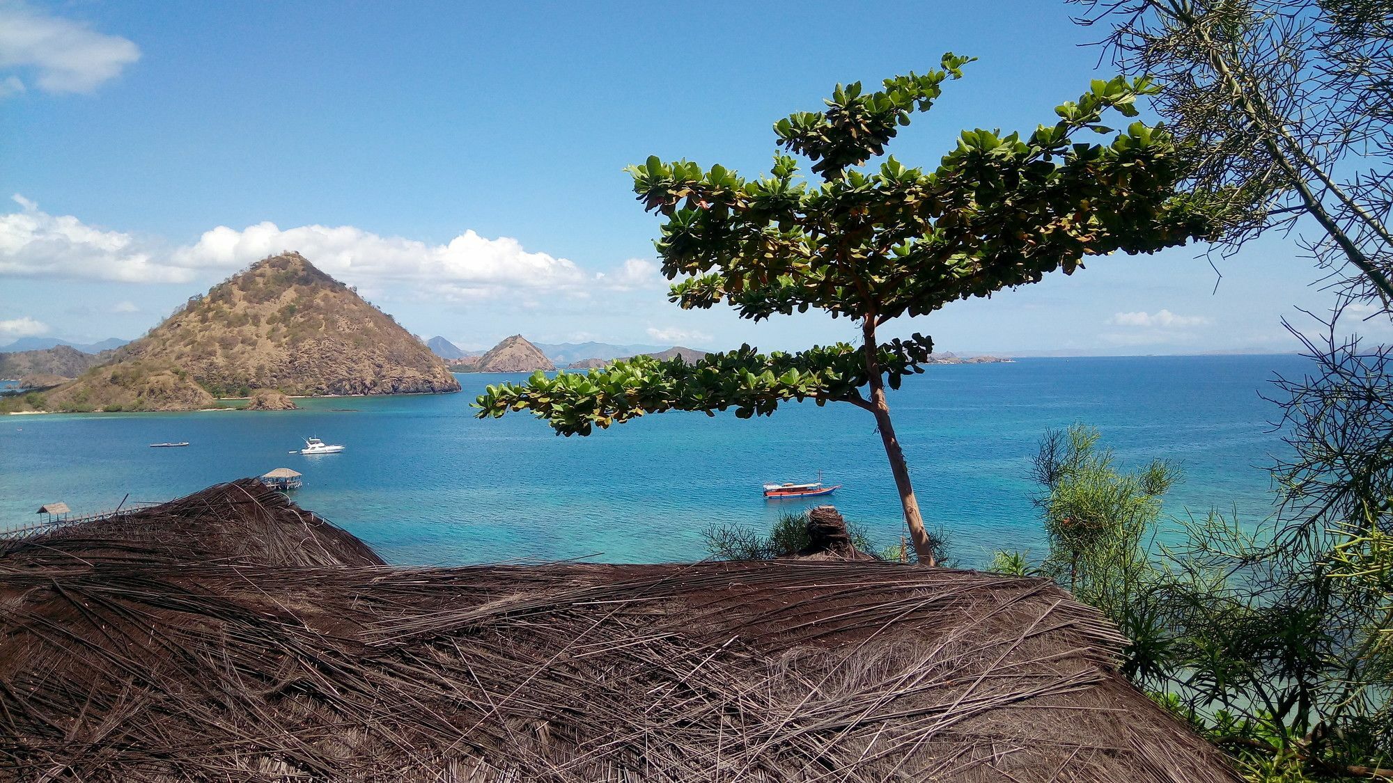 Waecicu Eden Beach Hotel Labuan Bajo Buitenkant foto